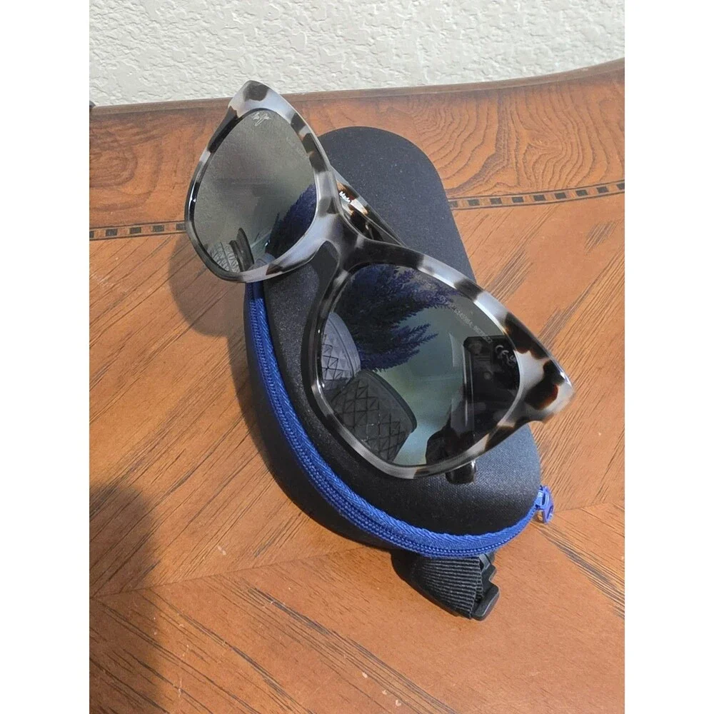 Maui Jim Alulu MJ 878 05 White Tokyo Tortoise Frame + Grey Polarized Lenses